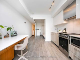 832 - 251 Jarvis St