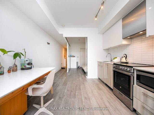 832 - 251 Jarvis St