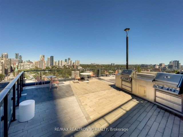 832 - 251 Jarvis St