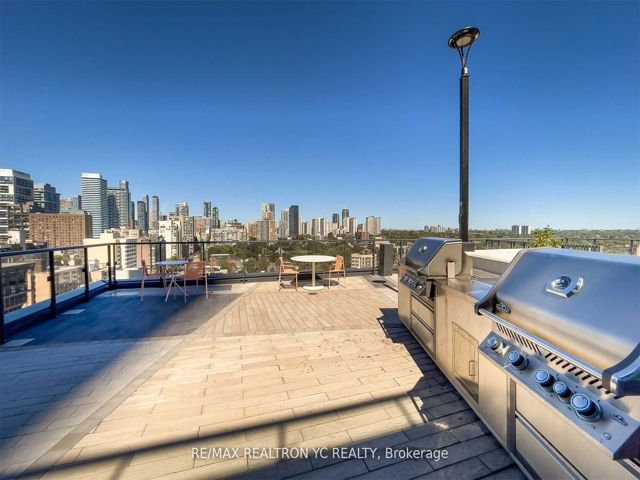 832 - 251 Jarvis St
