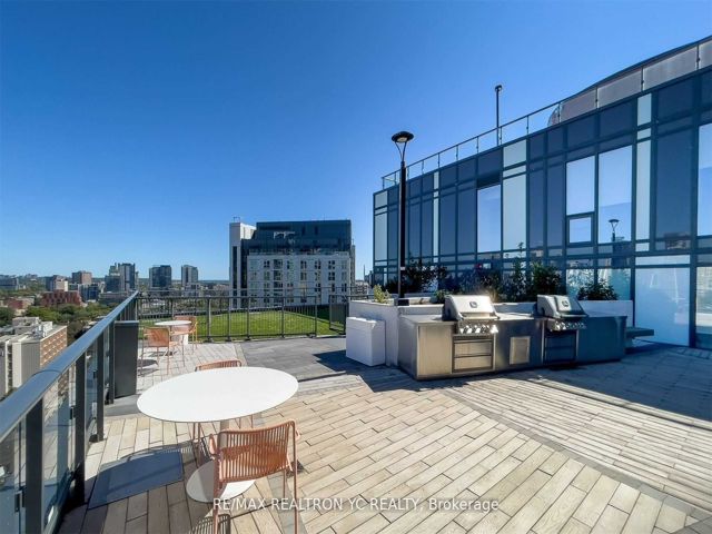 832 - 251 Jarvis St