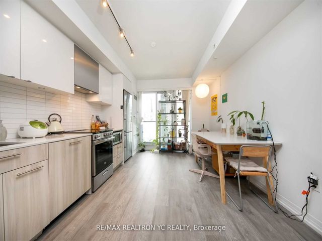 832 - 251 Jarvis St