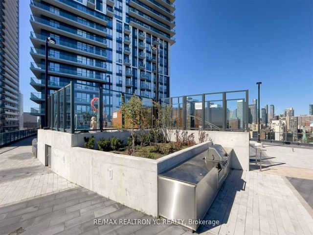 832 - 251 Jarvis St