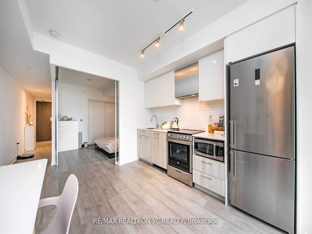 832 - 251 Jarvis St