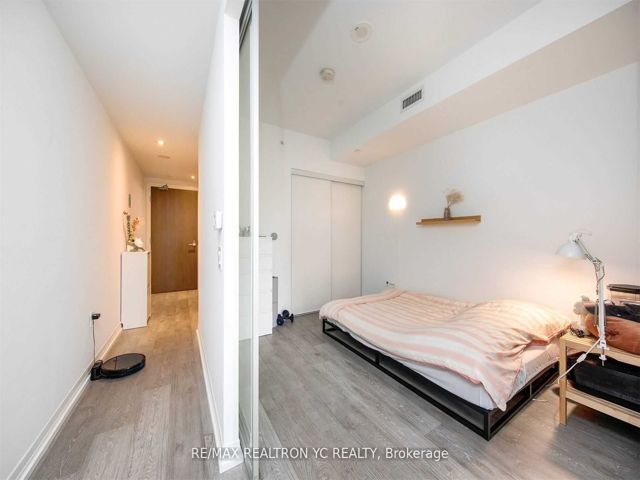 832 - 251 Jarvis St
