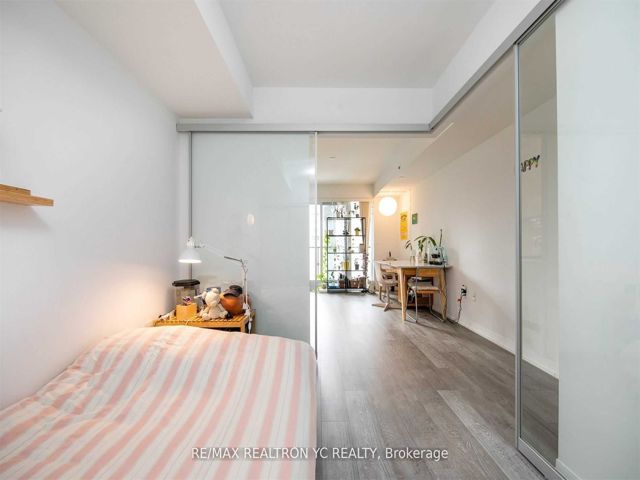 832 - 251 Jarvis St