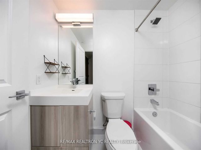 832 - 251 Jarvis St