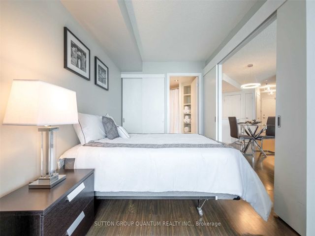 1410 - 208 Queens Quay W