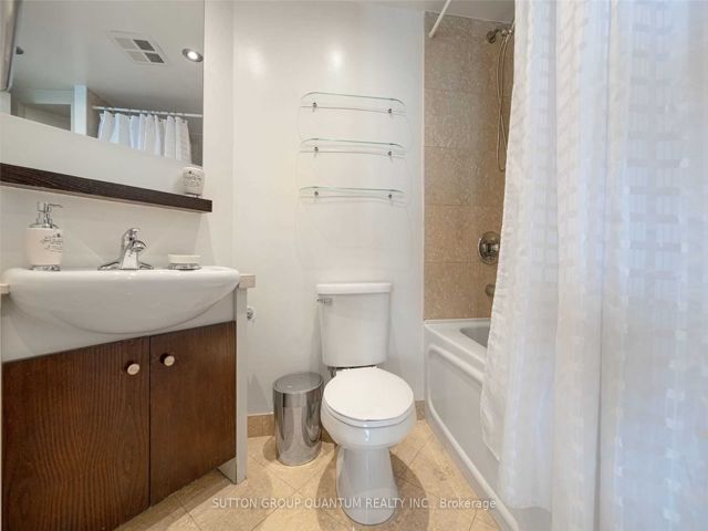 1410 - 208 Queens Quay W