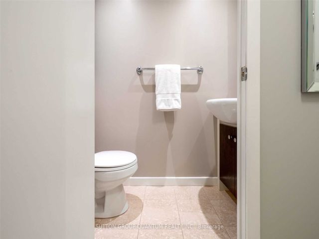 1410 - 208 Queens Quay W
