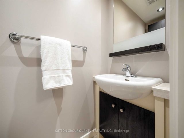 1410 - 208 Queens Quay W