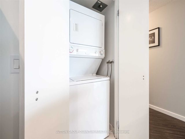 1410 - 208 Queens Quay W