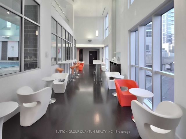 1410 - 208 Queens Quay W