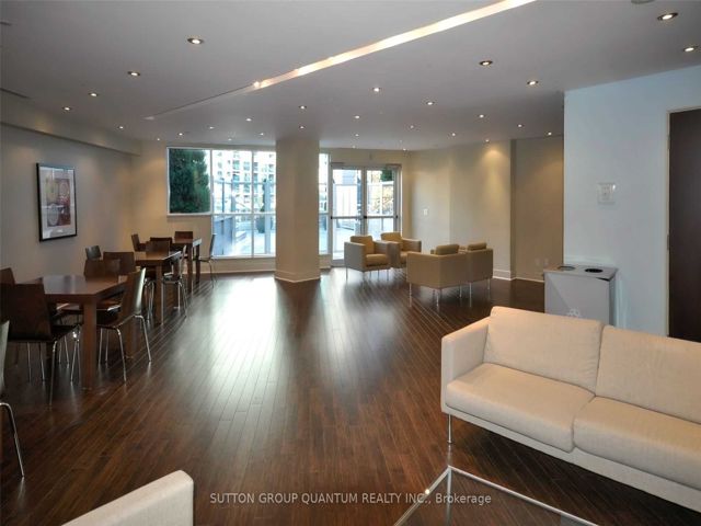 1410 - 208 Queens Quay W