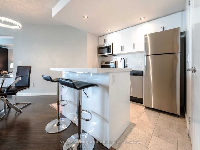 1410 - 208 Queens Quay W