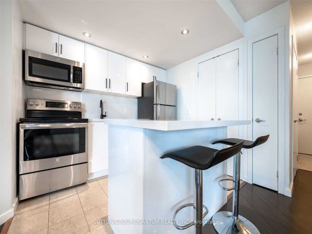 1410 - 208 Queens Quay W