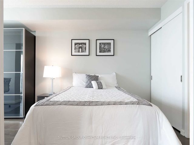 1410 - 208 Queens Quay W