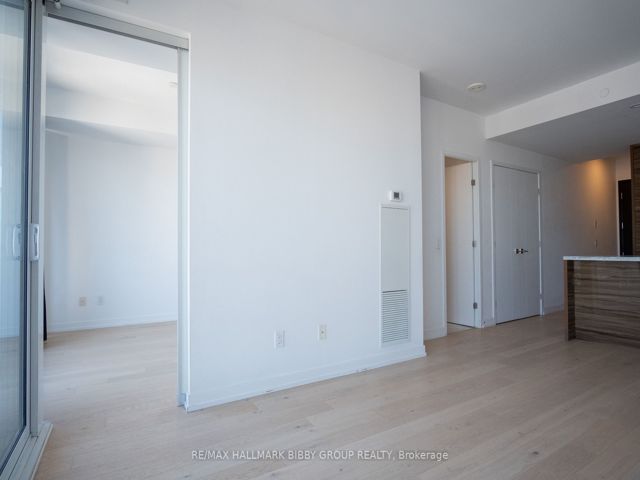 2106 - 488 University Ave