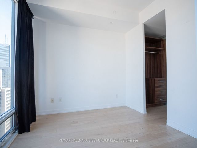 2106 - 488 University Ave