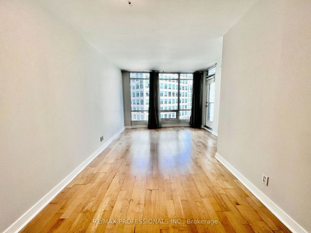 812 - 361 Front St W