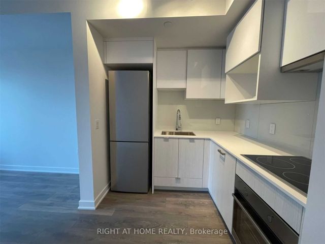 2914 - 195 Redpath Ave