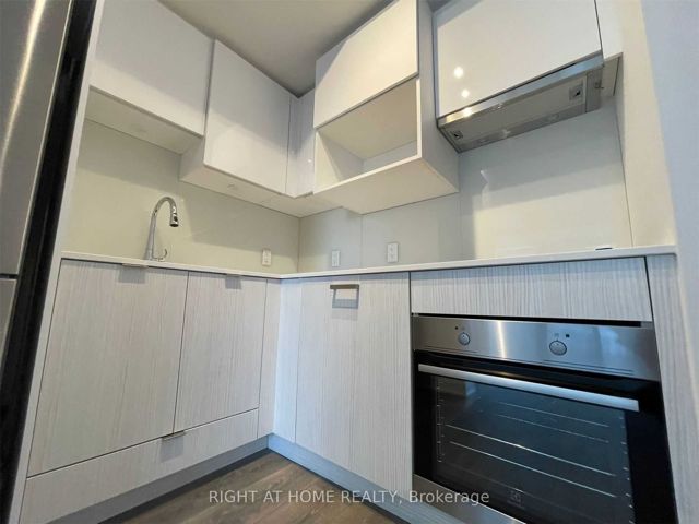 2914 - 195 Redpath Ave