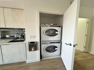 2105 - 215 Queen St