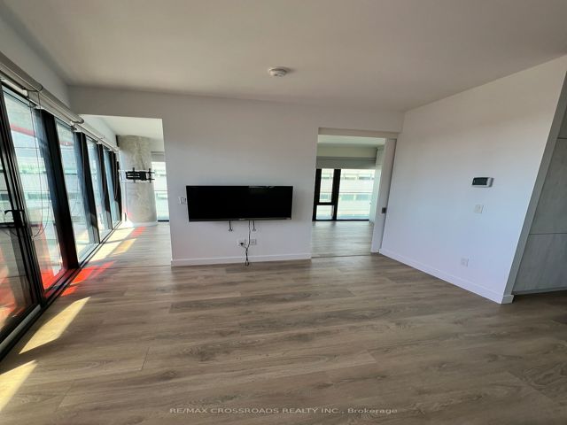 2105 - 215 Queen St