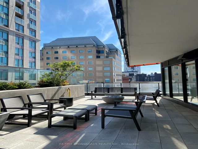 2105 - 215 Queen St