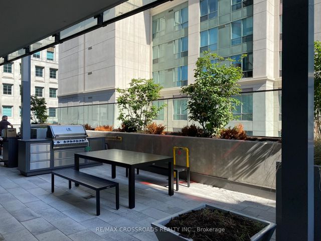 2105 - 215 Queen St