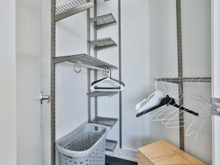 823 - 230 Queens Quay W