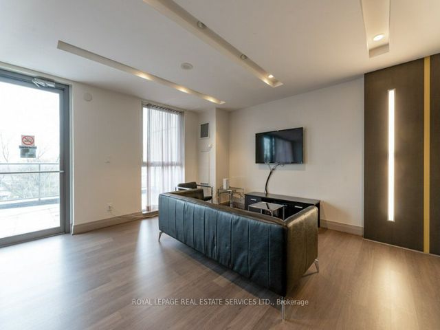 803 - 270 Rushton Rd W