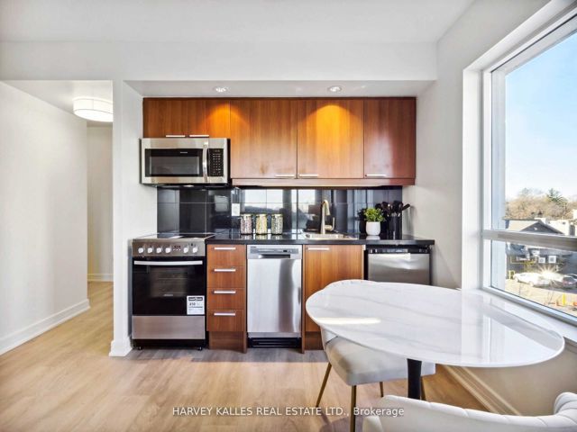 409 - 19 Avondale Ave