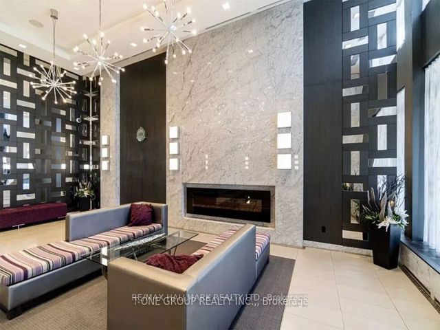 2103 - 18 Graydon Hall Dr