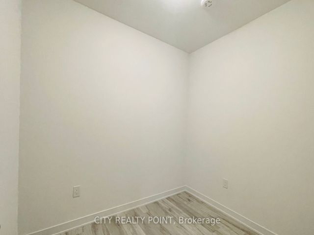 1031 - 60 Princess St