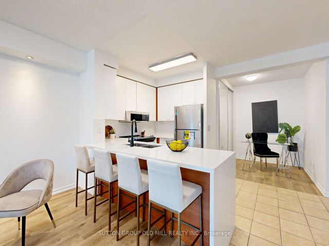 211 - 5500 Yonge St