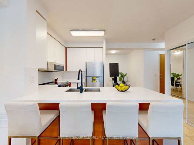 211 - 5500 Yonge St