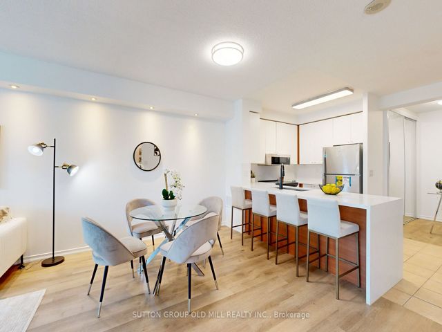 211 - 5500 Yonge St