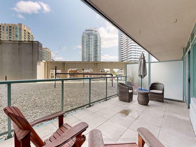 211 - 5500 Yonge St