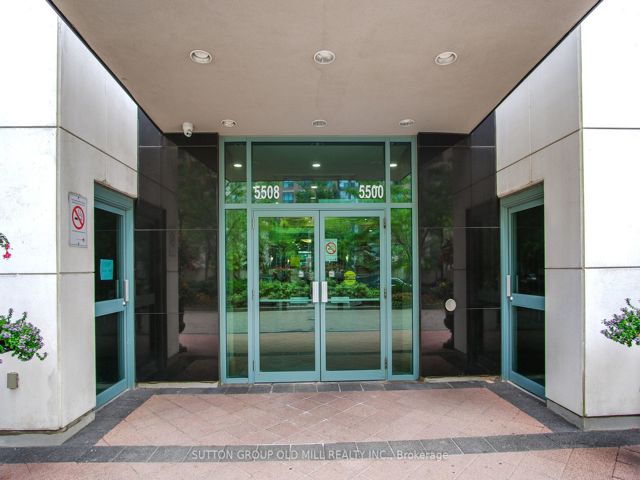 211 - 5500 Yonge St
