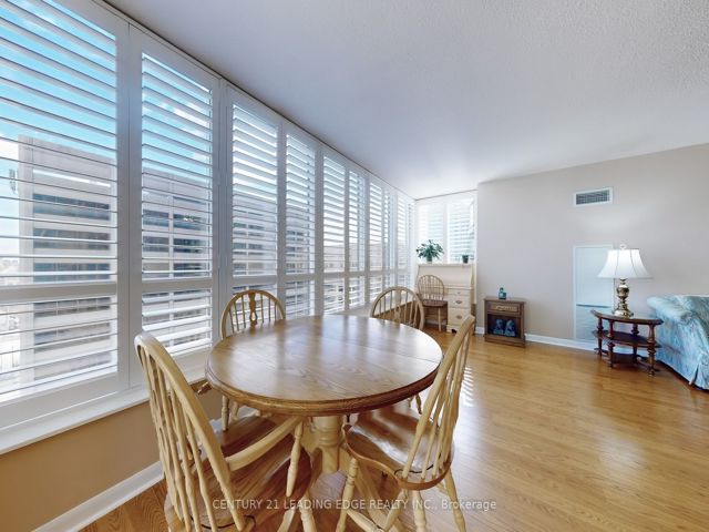 910 - 33 Sheppard Ave E