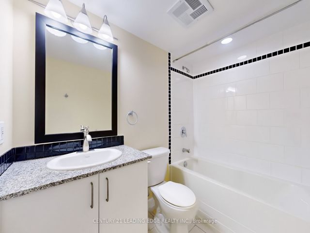 910 - 33 Sheppard Ave E