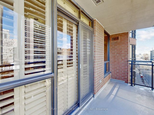 910 - 33 Sheppard Ave E