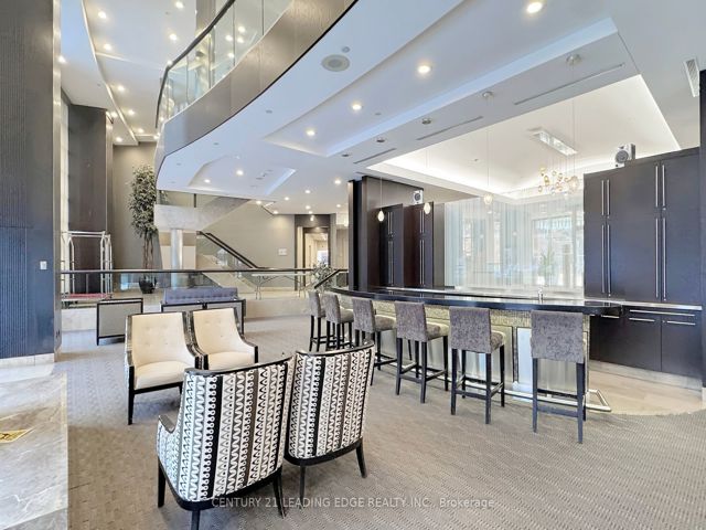 910 - 33 Sheppard Ave E