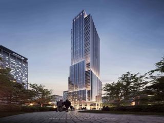 2002 - 11 Yorkville Ave