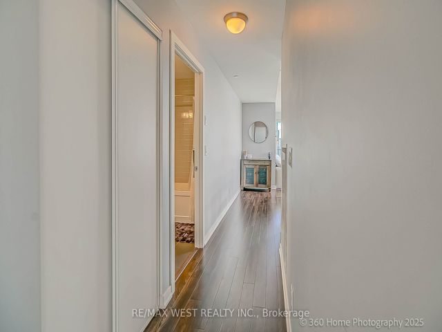 1512 - 51 East Liberty St S