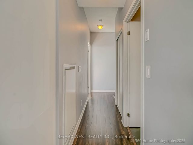 1512 - 51 East Liberty St S