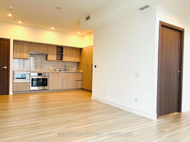 4315 - 17 Bathurst St