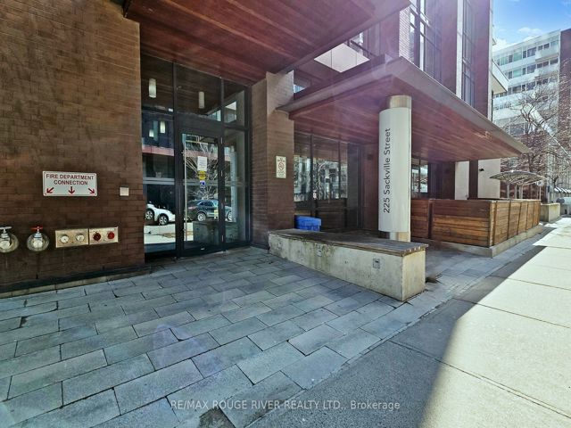 908 - 225 Sackville St