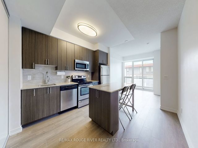 908 - 225 Sackville St